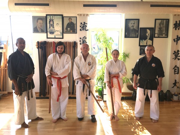 Erfolgreiche Gürtelprüfung zur Mittelstufe im Okinawa Kobudo 